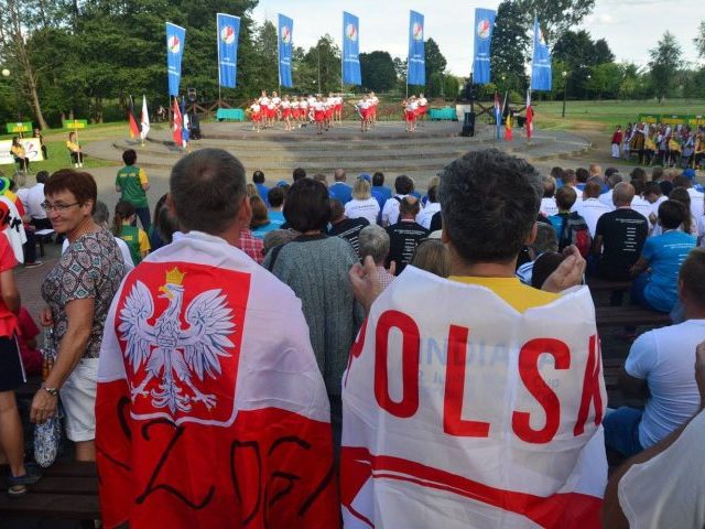 Dach na amfiteatrze coraz bliżej
